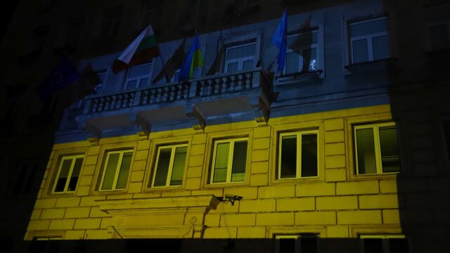 Сградата на Столичната община е осветена тази вечер в цветовете