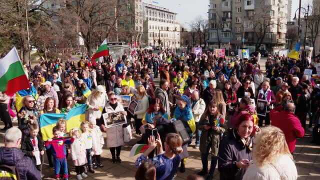 Стотици българи и украинци се събраха във Варна за да