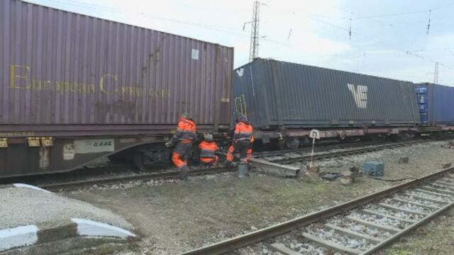 Инцидент с товарен влак в Карловско Два вагона са дерайлирали