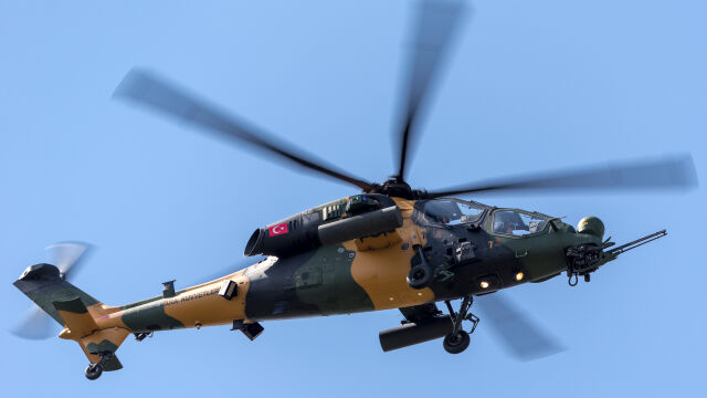 Полицейски хеликоптер се разби в Югоизточна Турция И двамата пилоти