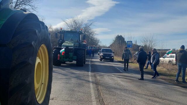 Протест на фермери в цяла България Безсрочни протестни действия обявиха