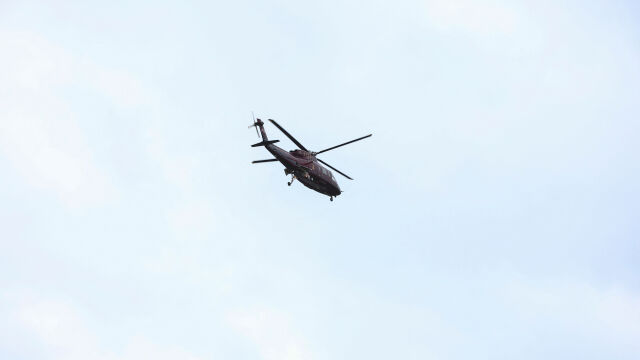 Хеликоптерът на крал Чарлз III е видян да каца в