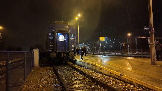 Бъгларската делегация се прибра от Украйна с брониран влак Депутатите