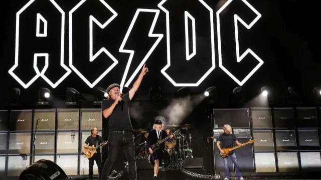 AC/DC обявиха европейско турне