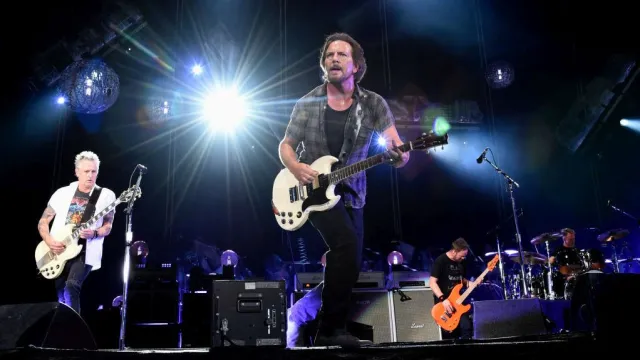 Pearl Jam ще издадат нов албум през април. Чуйте заглавната песен 