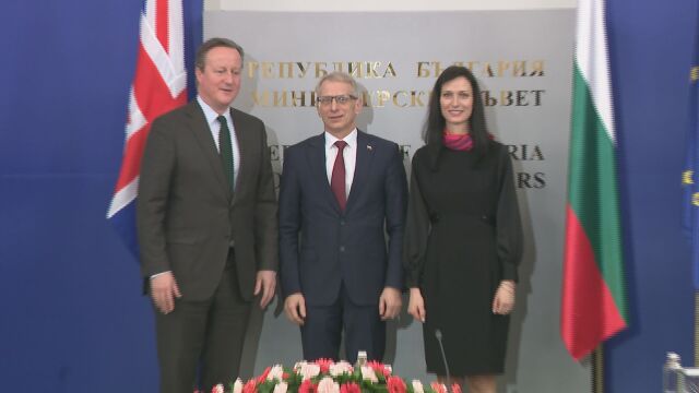 Премиерът Николай Денков и вицепремиерът Мария Габриел се срещнаха с