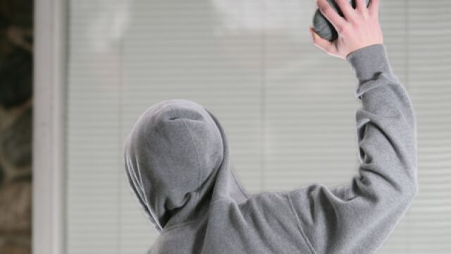 Деца пребиха 46 годишен мъж в Меричлери За случилото се съобщиха