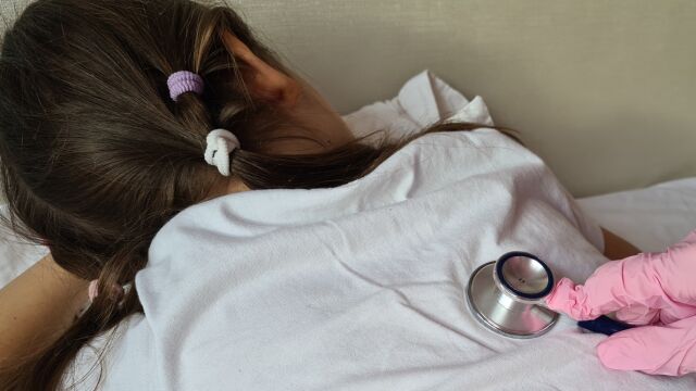 8 годишно момиче от Виланова Монтелеоне община в провинция Сасари Италия