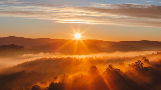 Днес ще бъде предимно слънчево Над източните райони ще има