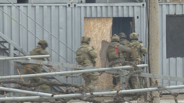 Десет хиляди военнослужещи от девет съюзнически държави на НАТО участват