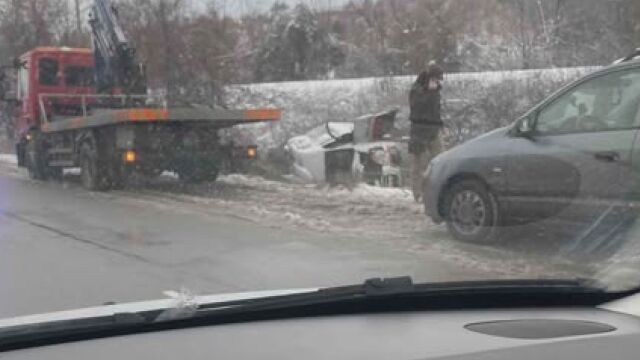 В София са станали 98 катастрофи от сутринта досега обобщиха