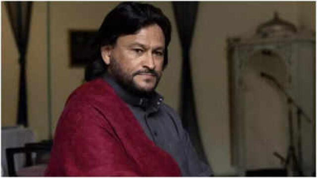 Мъж приветстван като първия имам в света който каза че