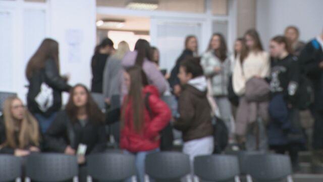 Рекламата на вейп устройствата да бъде забранена искат и родителски