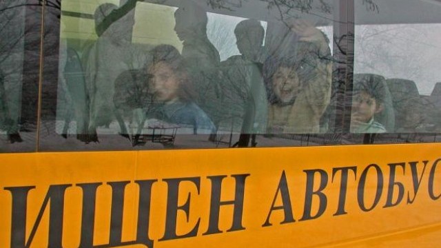 Училищен автобус предизвика на бул Македония в Силистра в билзост