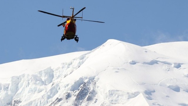 Спасителите свалят парапланериста в Рила с военен хеликоптер научи bTV