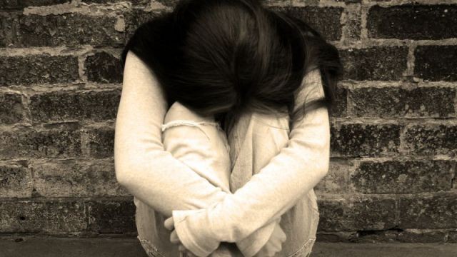 15 годишно момиче е било изнасилено многократно от най малко 12 души