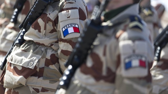  Франция може скоро да изпрати военни инструктори в Украйна въпреки