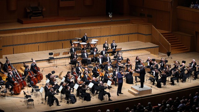 Новият музикален сезон на симфоничния оркестър на БНР започва тази