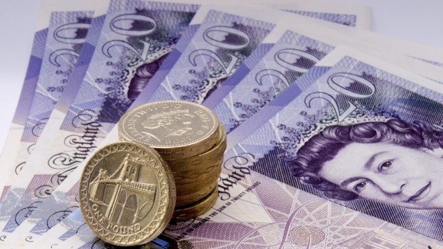 Английската централна банка забавя вдигането на лихвите след кончината на кралицата