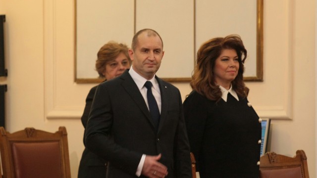 Два месеца след проведените избори президентът Румен Радев и вицепрезидентът