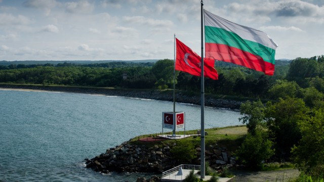 Турция реши да освободи българските туристи от необходимостта на представят