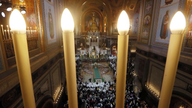 Коледа по стар стил празнуват днес православните християни по Юлианския