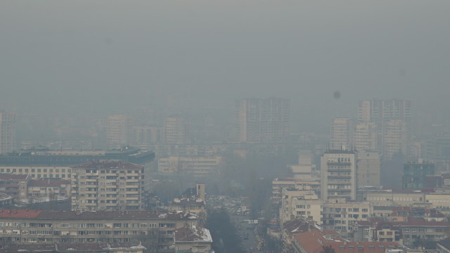 Мръсен въздух и мъгла в столицата днес На места измервателните