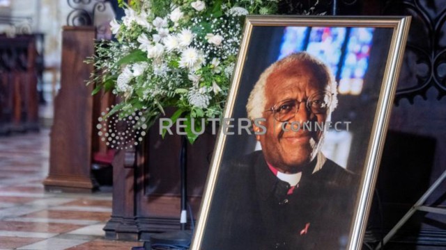 Държавната церемония по погребението на героя в борбата срещу апартейда