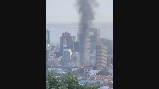Голям пожар е избухнал тази сутрин в парламента на Република