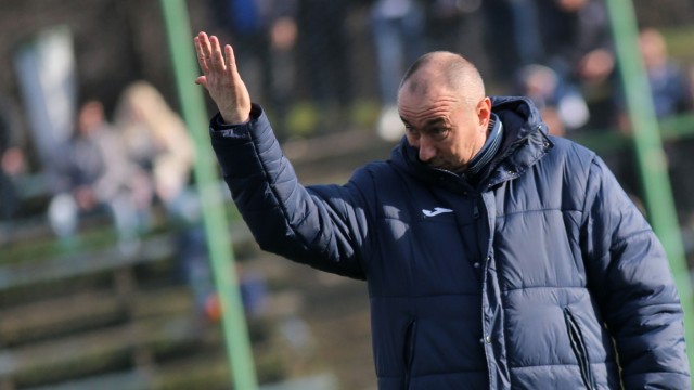 Треньорът на Левски Станимир Стоилов очаква следващите 3 4 месеца да