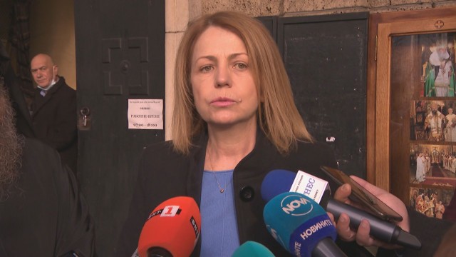Столичният кмет Йорданка Фандъкова иска среща с премиера Кирил Петков