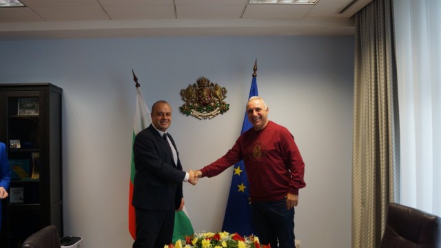 Министърът на туризма Христо Проданов и Христо Стоичков обсъдиха бъдещото