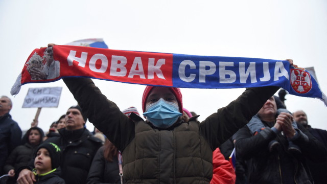 Протест за Джокович: Стотици сърби излязоха в подкрепа на тенисиста