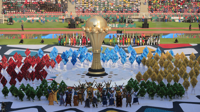 Феерия от цветове и колоритни танци за старт на Купата на Африка (ВИДЕО)