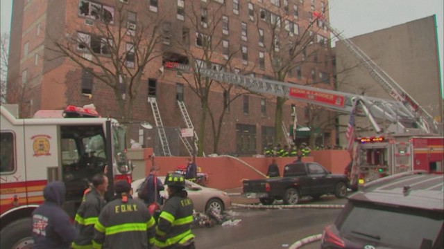 Пожар в жилищна сграда в Ню Йорк 19 души загинаха