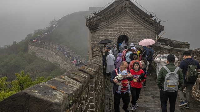 Около 2 м от Великата китайска стена са се срутили