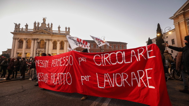 Хиляди протестираха в Рим срещу политиката на италианското правителство за