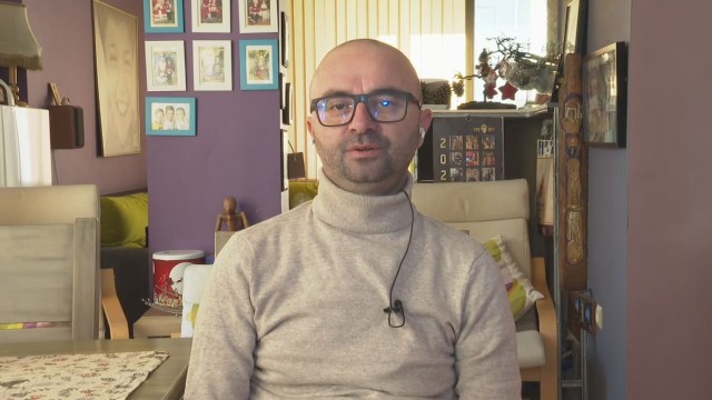 Георги Пеев е журналист на 45 години Той определя себе