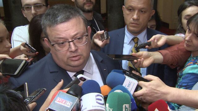 Официално Сотир Цацаров депзоира оставката си като председател на КПКОНПИ