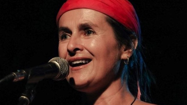 Чешка фолклорна певица почина от коронавирус след като умишлено се