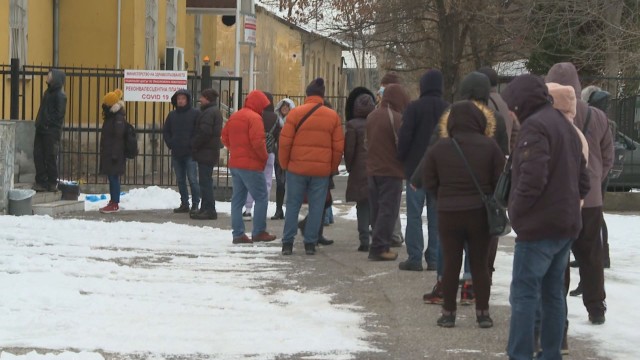 Опашка от кръводарители след спеше призив на болница Пирогов.От лечебното