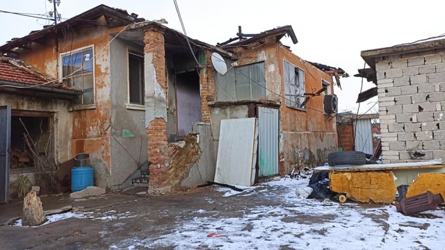 Пожар изпепели къща в пловдивското дело Калековец, в която живее