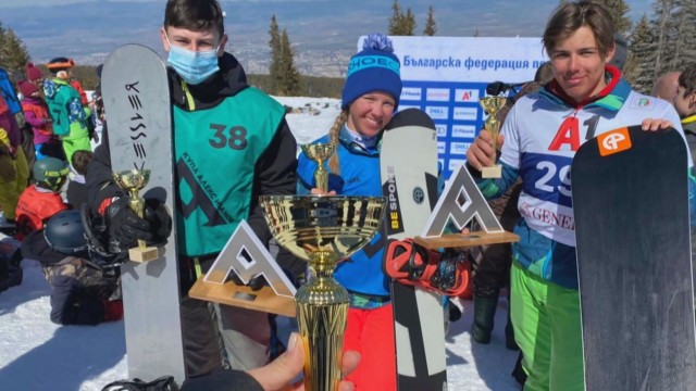 Откраднаха дъската на 15 годишната надежда в сноуборда Андреа Коцинова За