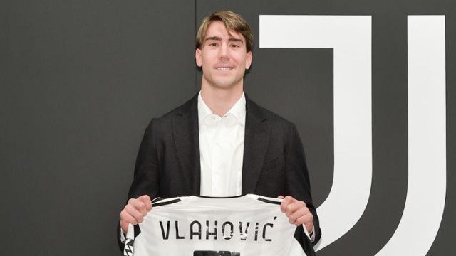 Душан Влахович вече е играч на Ювентус! Италианският гранд обяви