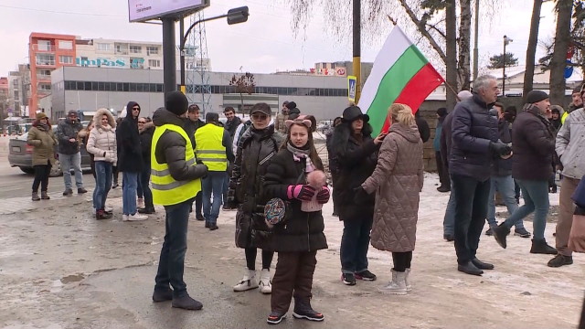 Жителите на столичния квартал Кръстова вада излязоха на протест. Причината