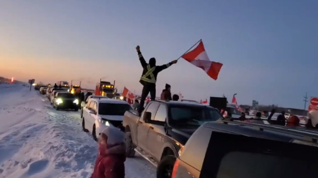 Стотици канадски шофьори организираха снощи шествие с камиони към Отава