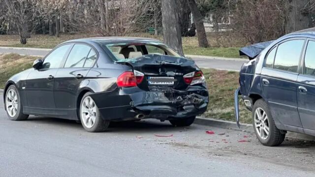 Шофьор блъсна няколко коли в София а след това избяга