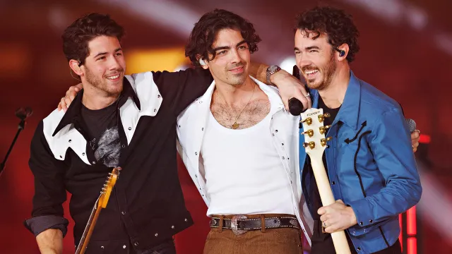Jonas Brothers се завръщат