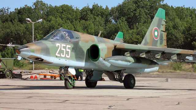 Украйна разполага с 14 български самолета модел Су 25 във въоръжението