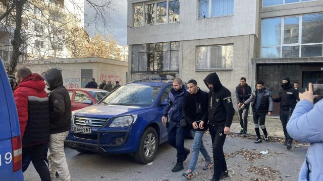 Седем нелегални са заловени в апартамент в столичния квартал Хаджи